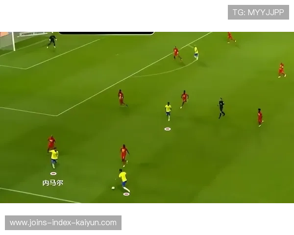 内马尔直塞制造定位球机会，巴西整体配合更顺畅